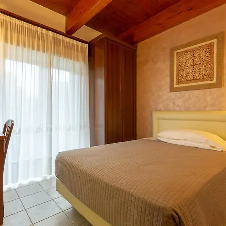 Columbia 3* マリーナ・ロメア