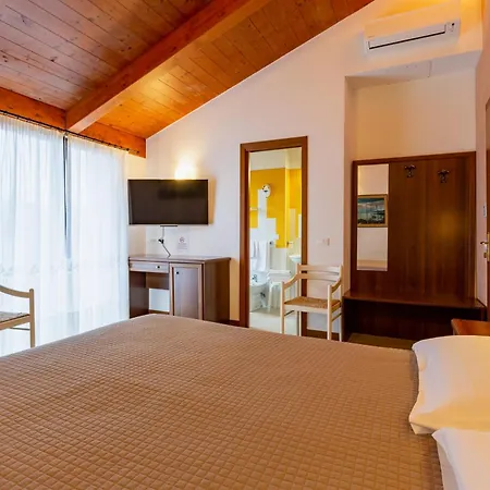Hotel Columbia 3*