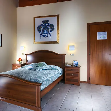 Columbia 3* Marina Romea