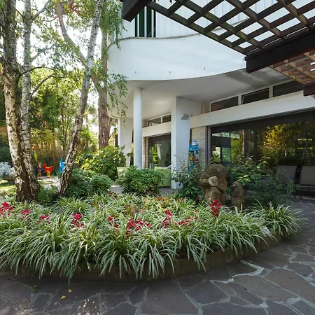 Columbia 3* Marina Romea