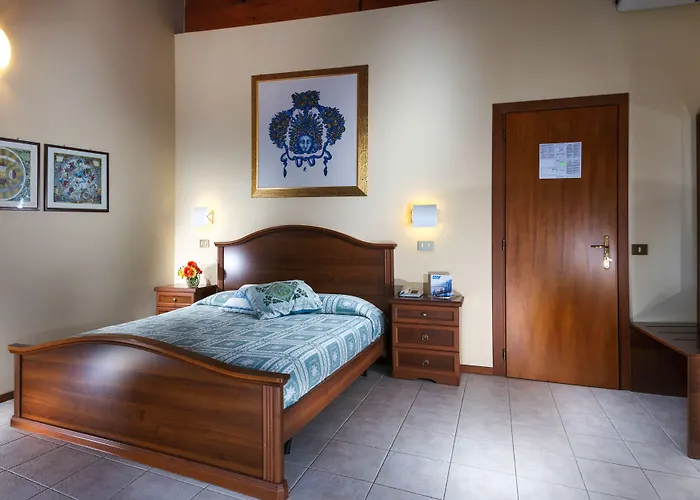 Columbia 3* Marina Romea