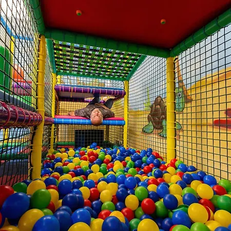 Columbia 3* Marina Romea