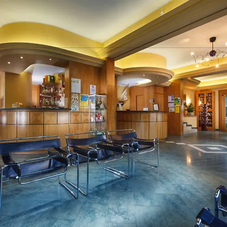 Columbia Hotel 3*