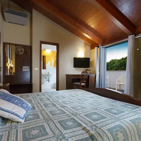 Hotel Columbia