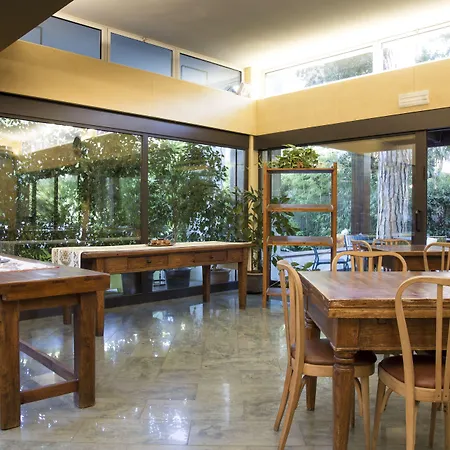 Columbia Marina Romea