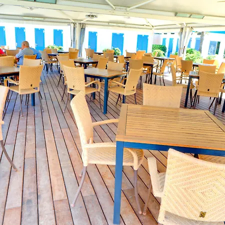 Columbia 3* Marina Romea