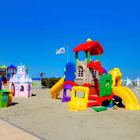 Columbia Marina Romea