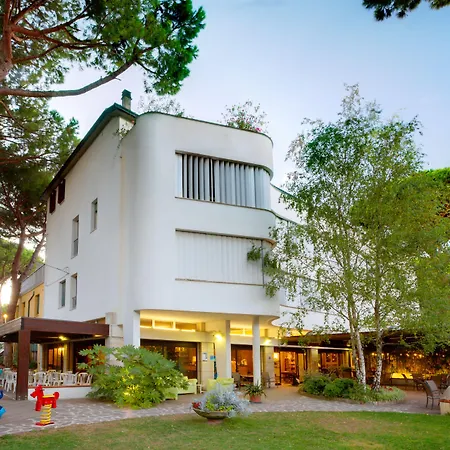 Columbia 3* Marina Romea