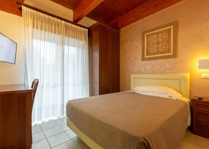 Columbia 3* Marina Romea