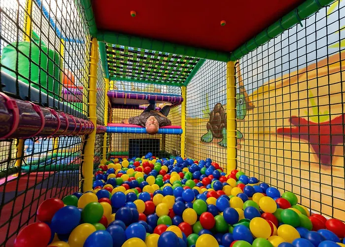 Columbia 3* Marina Romea