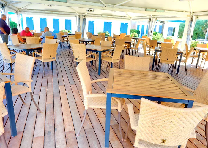 Columbia 3* Marina Romea