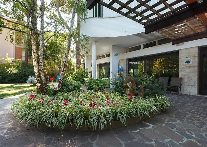 Columbia 3* Marina Romea